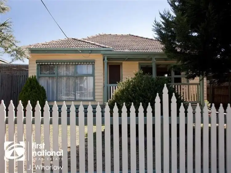 2 Flinders Street, Sunbury VIC 3429