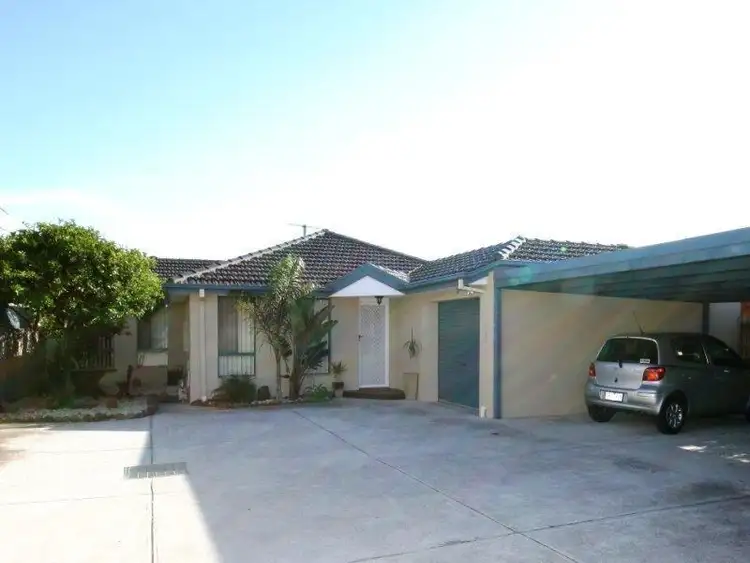 2/75 Helen S Street, St Albans VIC 3021