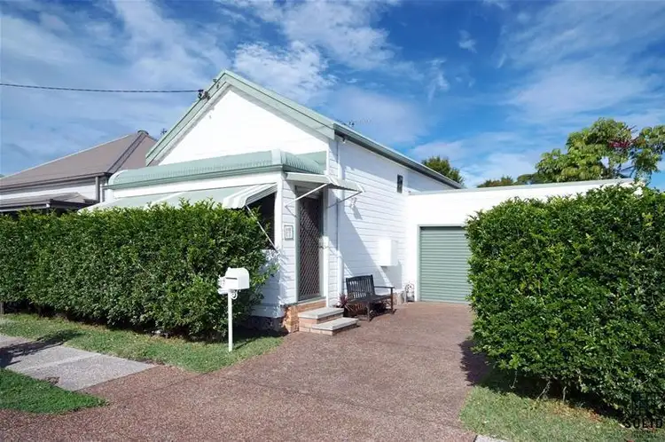 17 Gow Street, Hamilton North NSW 2292