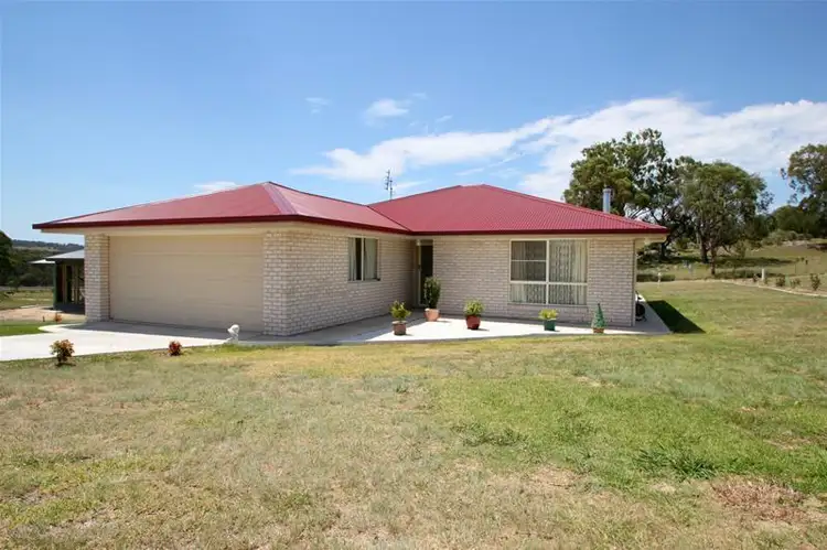 Main view of Homely house listing, 19 Parkes Drive, Tenterfield NSW 2372