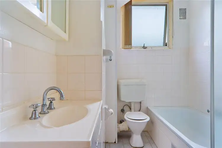 Fourth view of Homely unit listing, 4/775 Pittwater Road, Dee Why NSW 2099