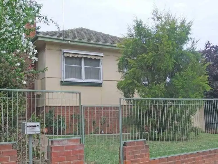 33 Mitchelmore Street, Turvey Park NSW 2650
