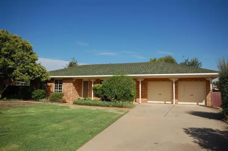10 Nara  Place, Glenfield Park NSW 2650