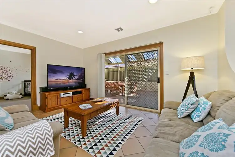 10 Langer Court