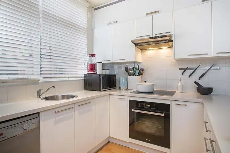 2/21 Nile Street, Glenelg SA 5045