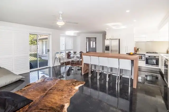 6 Drift Away Court, Robina QLD 4226