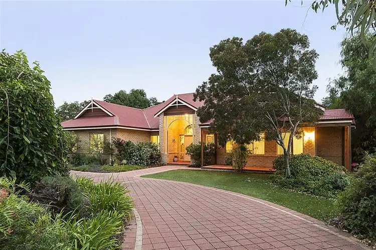 2 Coachmans Place, Roleystone WA 6111