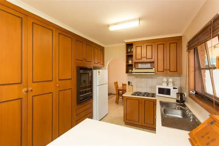 Sixth view of Homely house listing, 5 Montrose Court, Mildura VIC 3500