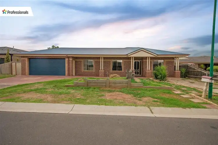 2 Kym Place, Melton VIC 3337