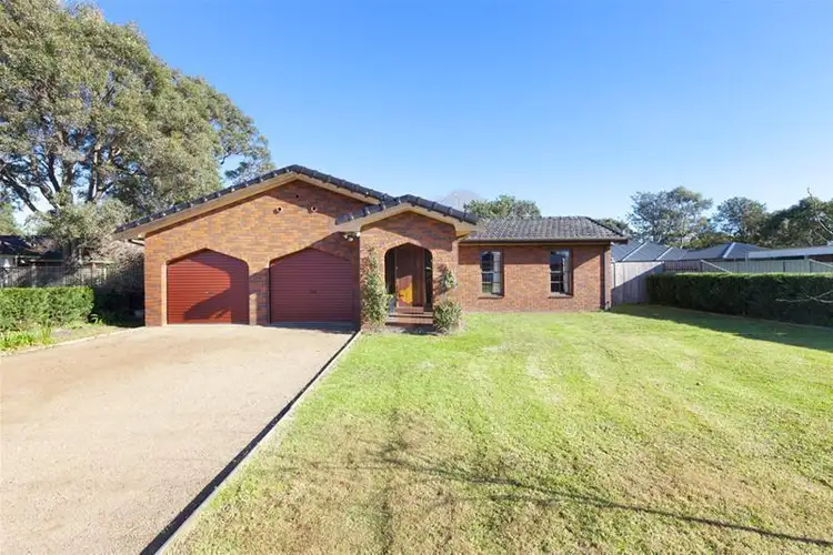 17 Mathews Street, Shoalhaven Heads NSW 2535