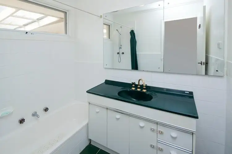Sixth view of Homely house listing, 5 Haite Court, Endeavour Hills VIC 3802