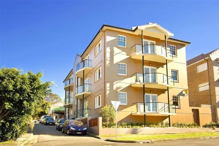 Third view of Homely apartment listing, 3/1 Parkview Road, Manly NSW 2095