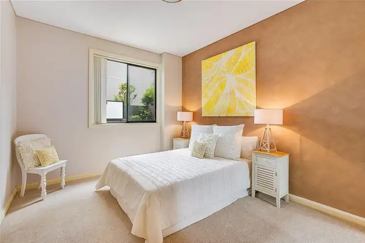 Fourth view of Homely unit listing, 2/10-12 Oaks Avenue, Dee Why NSW 2099