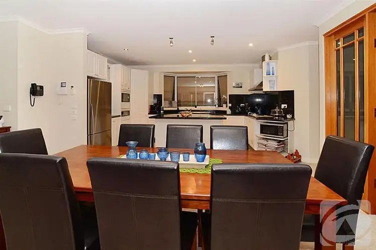 Fifth view of Homely house listing, 7 Dryburgh Place, Hillside VIC 3037