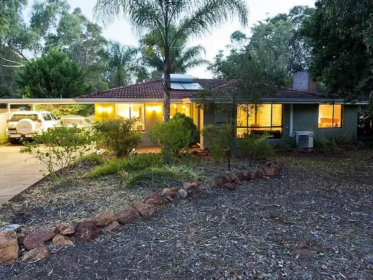 7 Hilton Road, Roleystone WA 6111