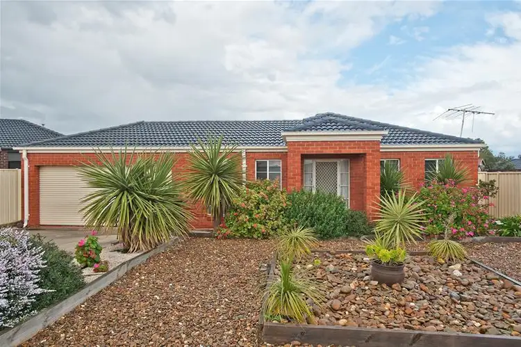 2 Brazil Court, Melton West VIC 3337