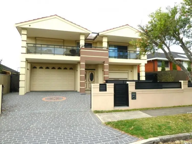 2 Bromley Avenue, Greenacre NSW 2190