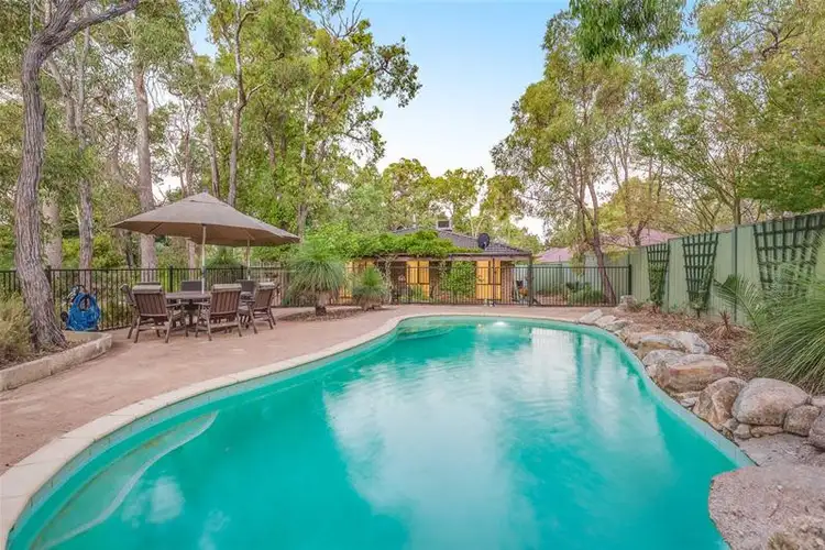 8 Glebe Road, Roleystone WA 6111