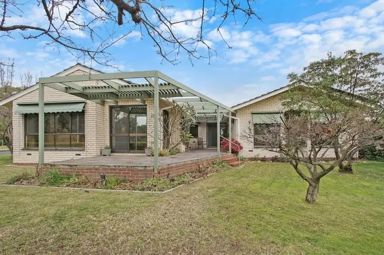 11 Golf Links Drive, Tocumwal NSW 2714
