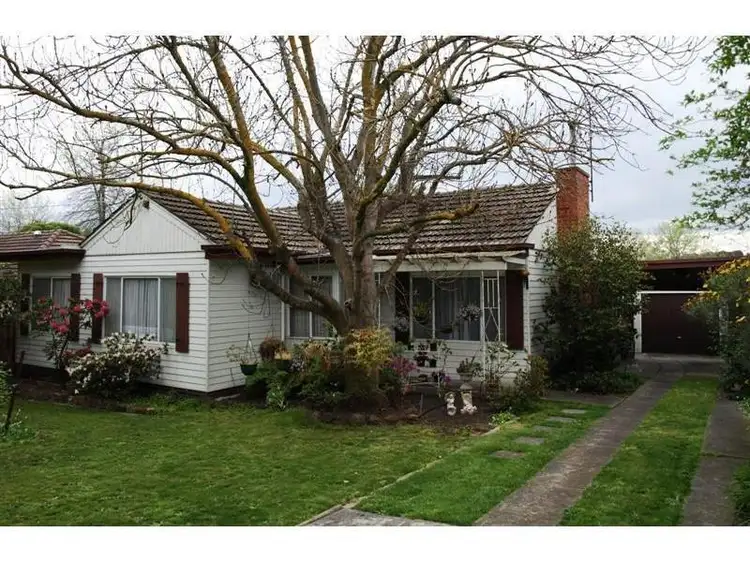 Main view of Homely house listing, 2 Inez Avenue, Ringwood VIC 3134