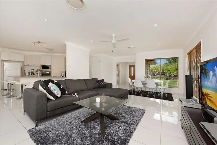 6 Jade Court, Little Mountain QLD 4551