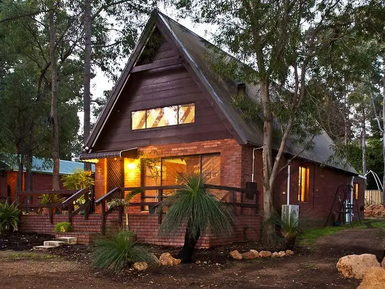 8 Tyers Road, Roleystone WA 6111