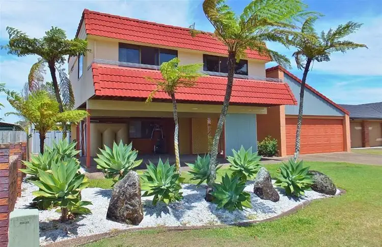 9 Chestnut Street, Elanora QLD 4221