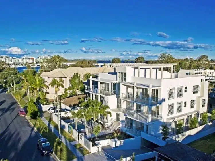 6/8-10 Victor Avenue, Paradise Point QLD 4216