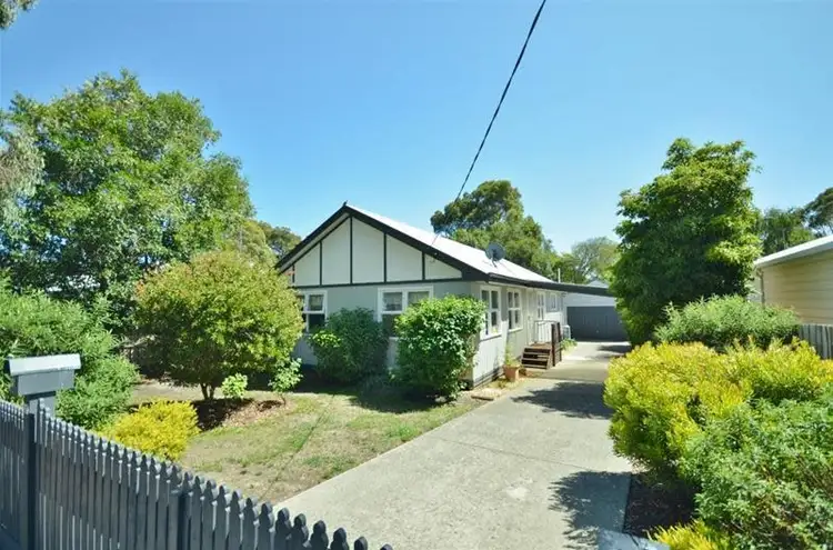 19 Gordon Avenue, Inverloch VIC 3996