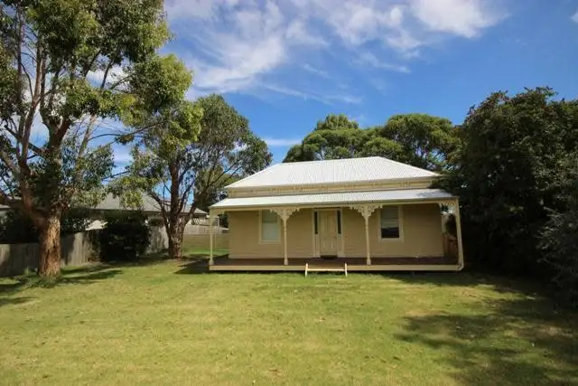 22 River Road, Woodford VIC 3281
