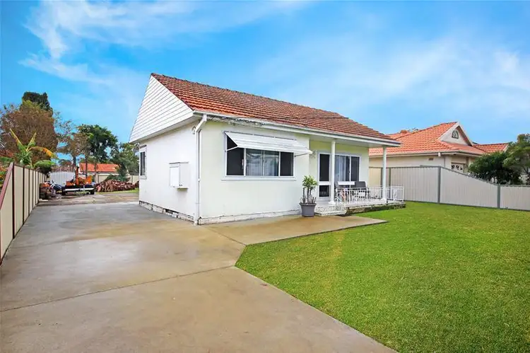 18 Chifley Avenue, Sefton NSW 2162