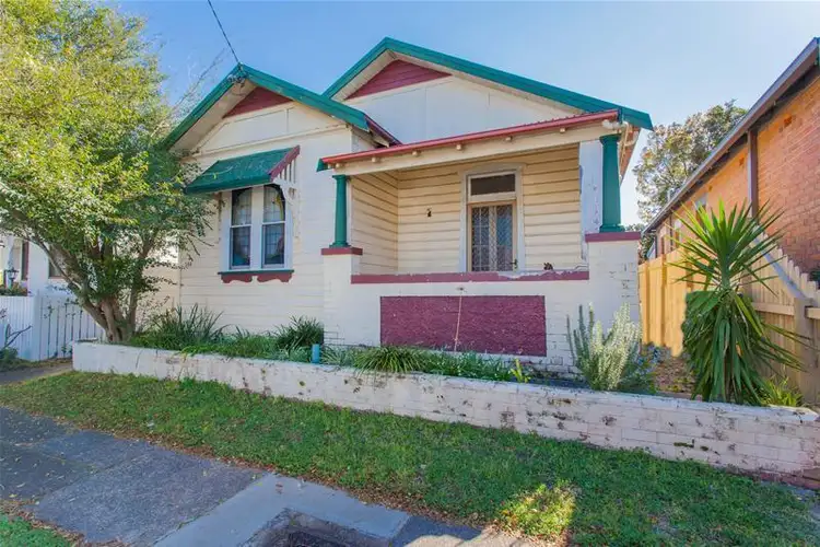 144 Lindsay Street, Hamilton NSW 2303