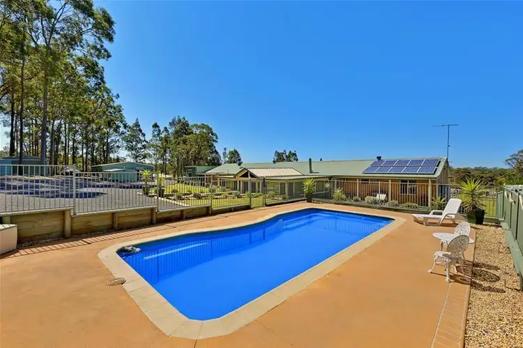 25 Holloway Drive, Jilliby NSW 2259