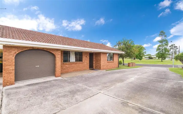 2/9 Hakea Avenue, Yamba NSW 2464