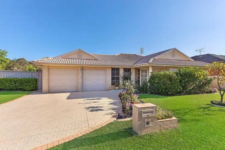 1 Kathleen Court, Berkeley Vale NSW 2261