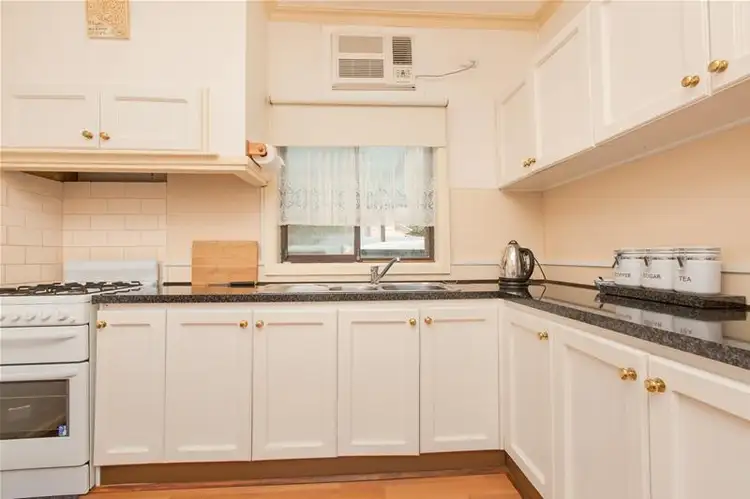 Fifth view of Homely house listing, 7 Westcliff Crescent, Red Cliffs VIC 3496