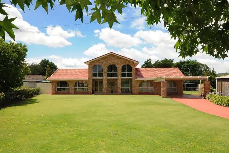 16 Lotus Crescent, Centenary Heights QLD 4350