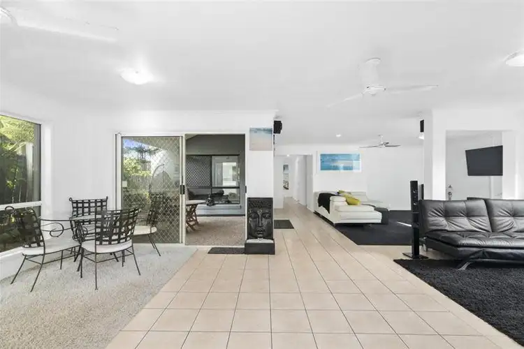 1/17 Peppertree Circuit, Robina QLD 4226