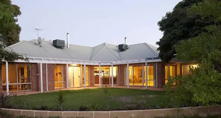 8 Coachmans Place, Roleystone WA 6111