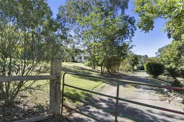 12 Hillview Crescent, Gowrie Junction QLD 4352