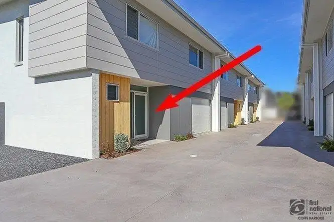Main view of Homely townhouse listing, 1/88-90 Park Beach Road, Coffs Harbour NSW 2450