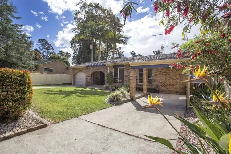 5 Iandra Road, Surfside NSW 2536