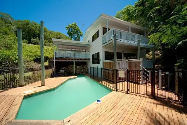 2 Harbour Avenue, Shute Harbour QLD 4802