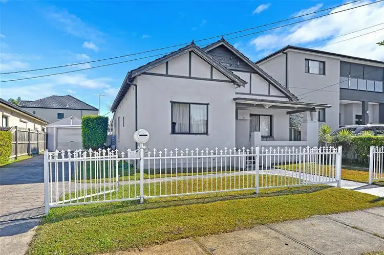33 Columbine Avenue, Bankstown NSW 2200