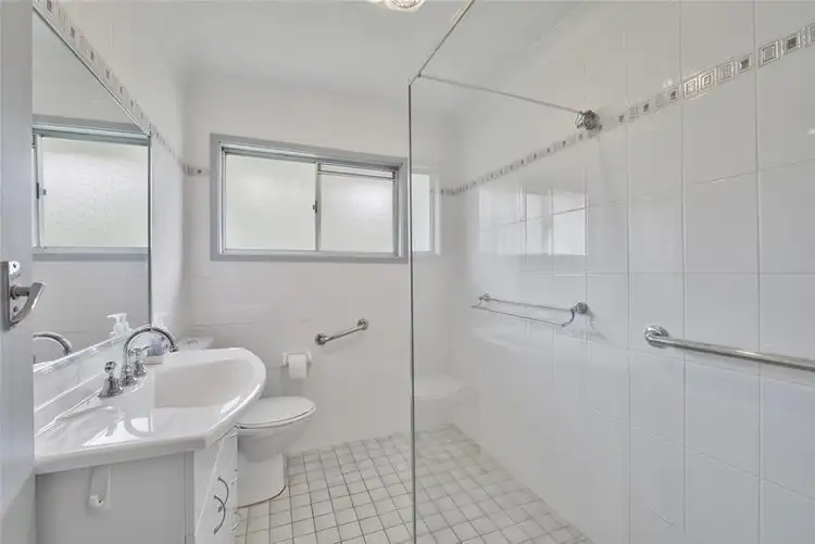 Sixth view of Homely house listing, 11 Pindarri Avenue, Berkeley Vale NSW 2261