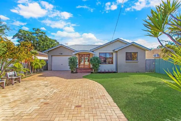 Main view of Homely house listing, 4 Lakedge Avenue, Berkeley Vale NSW 2261