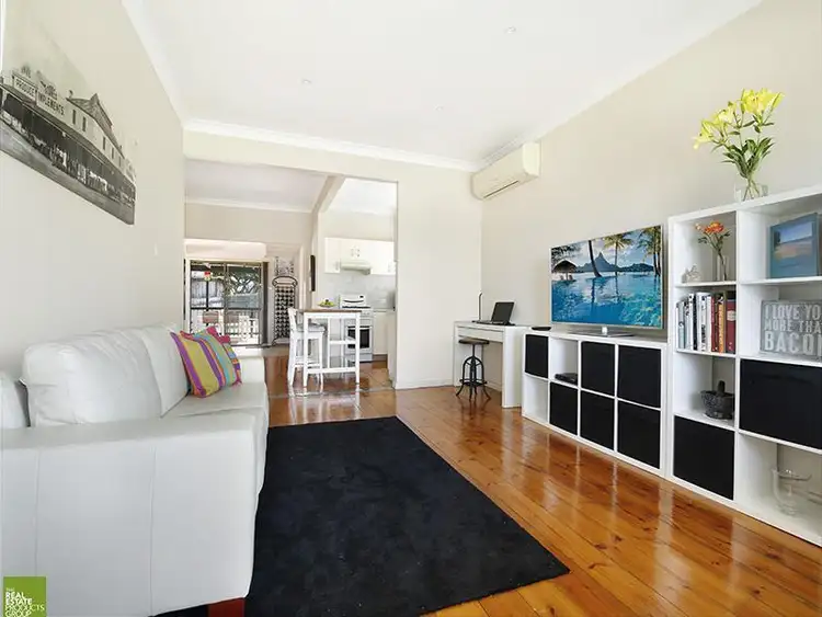13 Waldron Street, Mount Saint Thomas NSW 2500