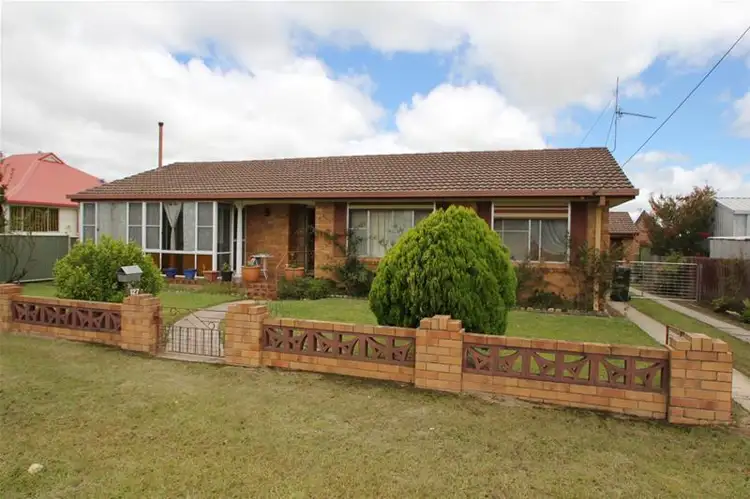 127 Miles Street, Tenterfield NSW 2372