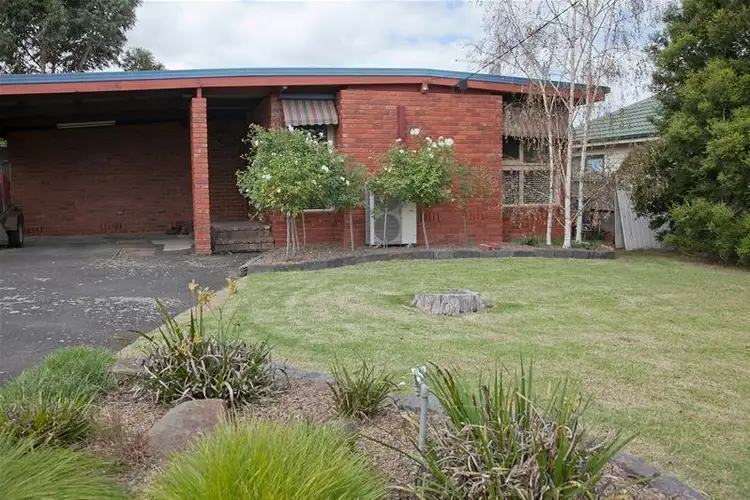 15 McLaughlan Avenue, Eumemmerring VIC 3177