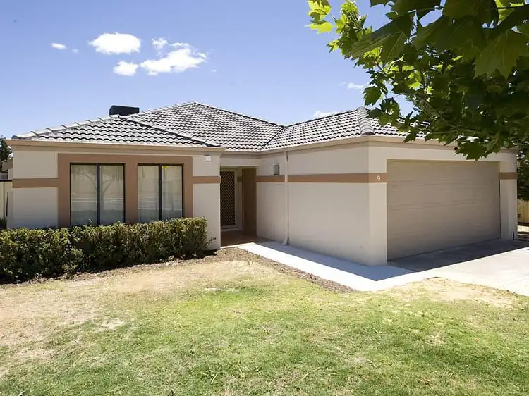 9 Wallis Avenue, Clarkson WA 6030